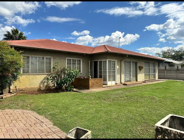 3 BEDROOM HOUSE FOR SALE IN VANDERBIJLPARK CW 3